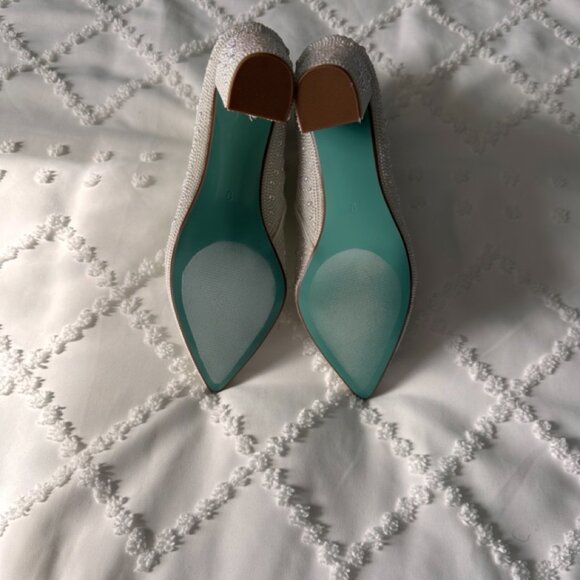 New Never Worn Betsy Johnson White Pearl Ankle Booties - Picture 11 of 14